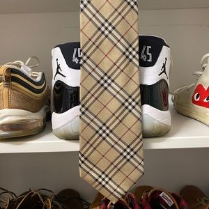 Burberry tie